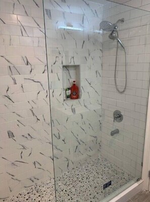 Shower - Cozy, Modern 1 BR apartment
 (Queens)