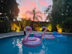 Outdoor pool - Brand New Studio with Pool Access (Oakland Park)