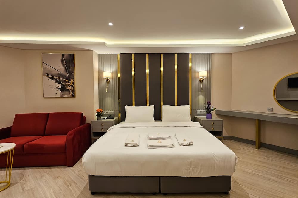 The Külsümz Hotel