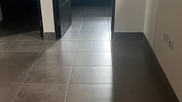 3 bedrooms, iron/ironing board, bed sheets