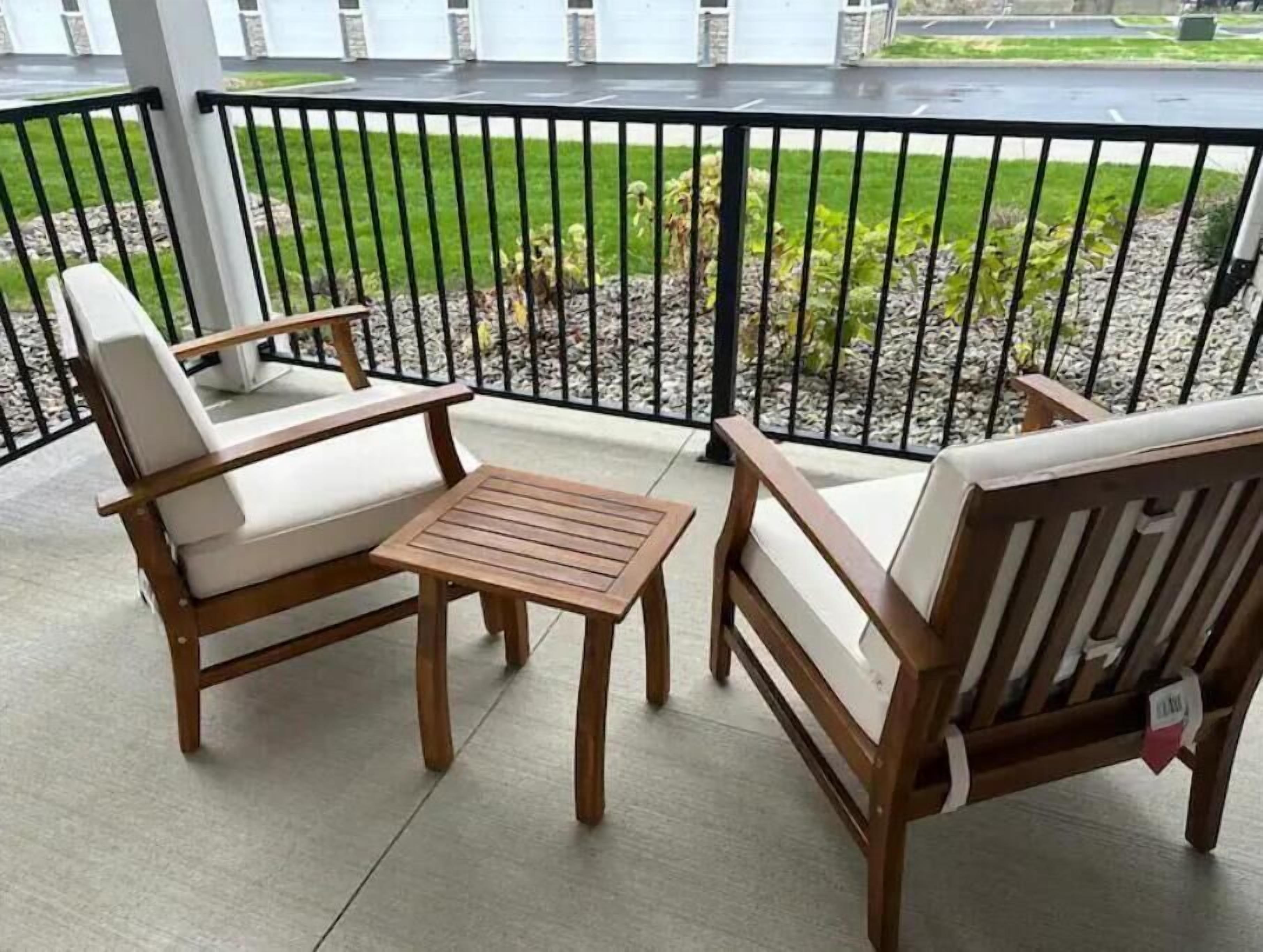 Large 3 Bedroom Apt C103