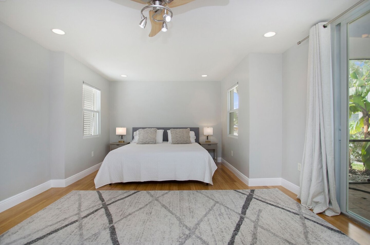 Photo 10 of Top rated home! Backyard oasis: heated pool, hot tub, ping-pong, cornhole & more