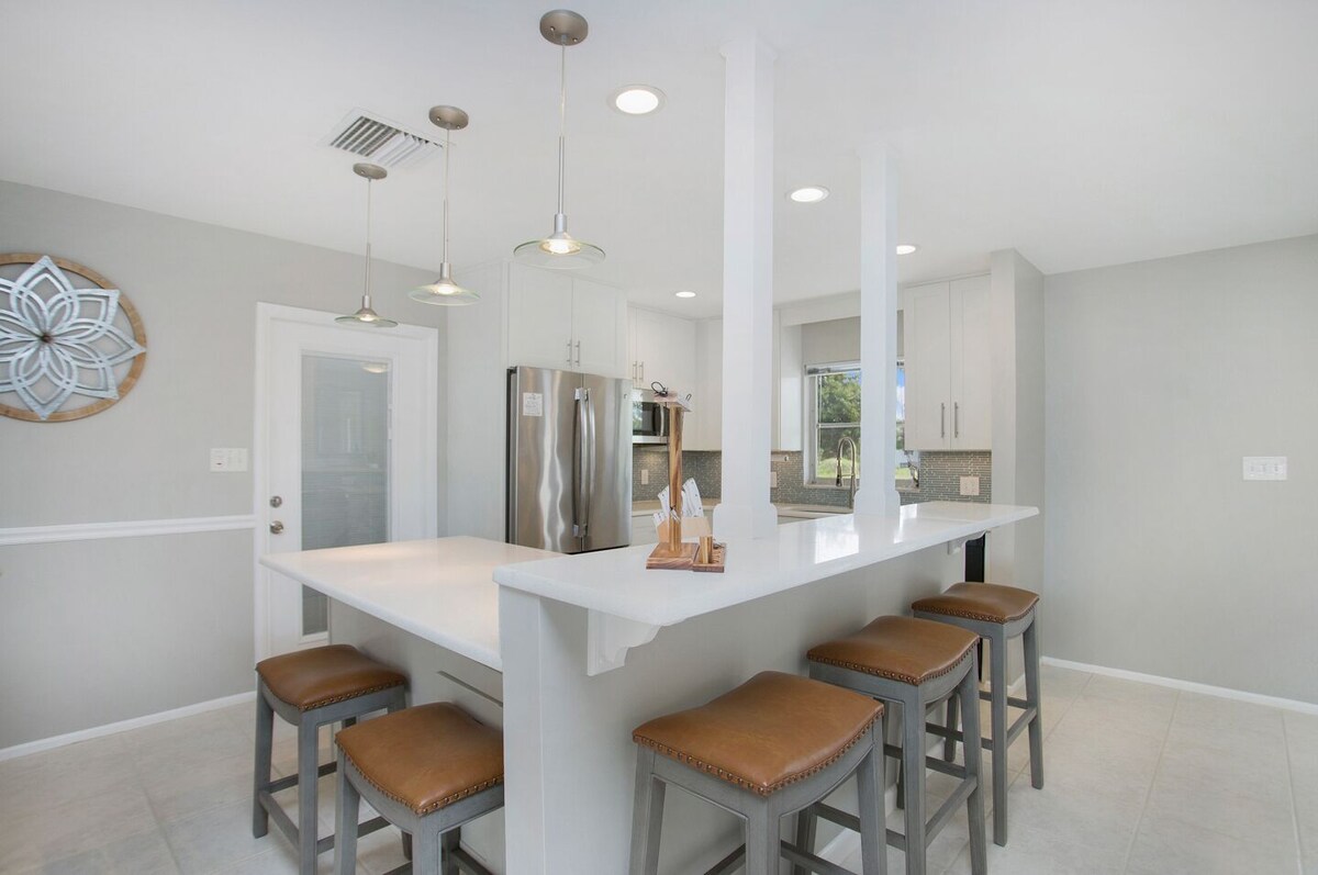 Photo 7 of Top rated home! Backyard oasis: heated pool, hot tub, ping-pong, cornhole & more