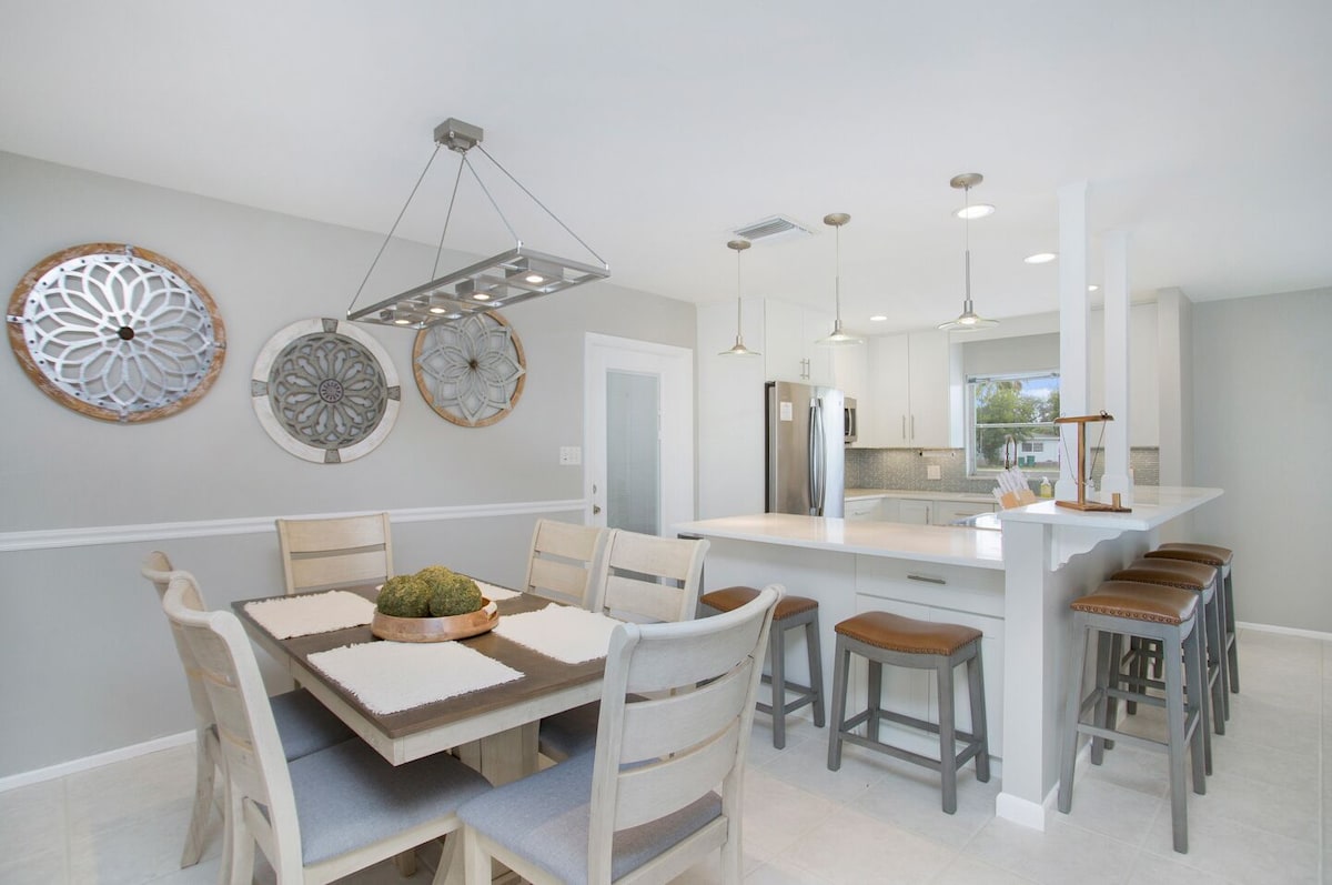 Photo 5 of Top rated home! Backyard oasis: heated pool, hot tub, ping-pong, cornhole & more