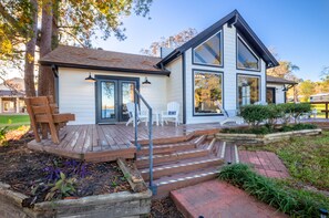 Exterior - Lakefront | Fire Pit | Dogs Welcome | Dockside Den (Huntsville)