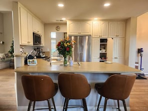 Private kitchen - You're home away from home in North County  San Diego! (San Marcos)