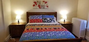 2 Schlafzimmer, Schreibtisch, Bügeleisen/Bügelbrett, WLAN