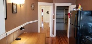 Fridge, microwave - M4 Nice South St Louis 2BR Near Forest Pk&Downtown (St. Louis)