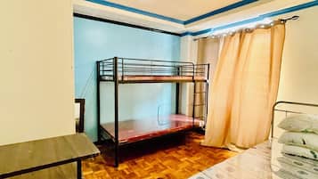 5 bedrooms, desk, iron/ironing board, free WiFi