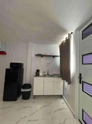 Fridge, microwave, coffee/tea maker, cookware/dishes/utensils - Molinos House 2 (Santa Isabel)