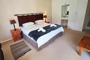 4 chambres, fer et planche à repasser, draps fournis