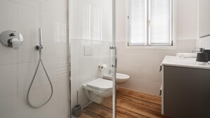 Uklassifisert bilde, 2 av 9, knapp