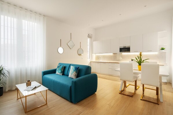 Living area - Golden Teal apartment (BERGAMO)