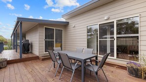 Outdoor dining - Florida Bliss in Smiths Beach (Smiths Beach)