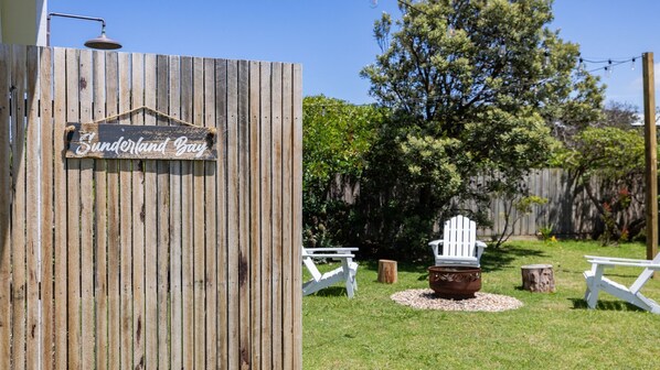 المنطقة المحيطة بالمنشأة