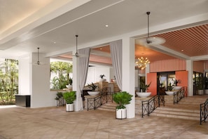 Interior - POSHPADZ Presents Treetop Villa Sleeps 5 Beach PGA Golf Resort (Palm Beach Gardens)