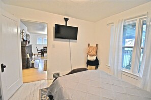 3 habitaciones, escritorio, tabla de planchar con plancha y wifi gratis