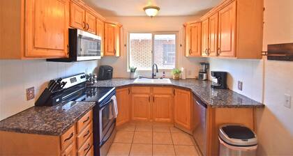 Spacious Sugarhouse Home- Close to Downtown & the Mtns. Dog Friendly!
