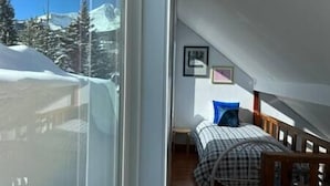2 quartos, ferros/tábuas de passar roupa, Wi-Fi, roupa de cama