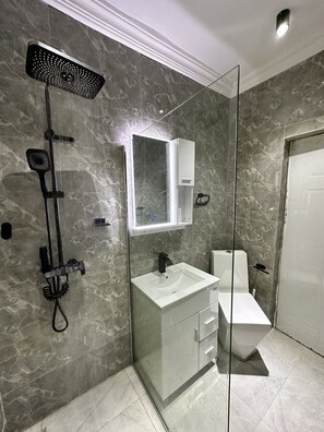 Dusche, Handtücher, Seife, Shampoo