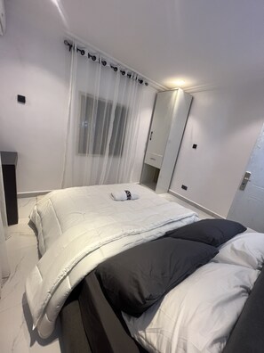 3 Schlafzimmer, Schreibtisch, Bügeleisen/Bügelbrett, kostenloses WLAN