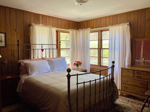 Country Home, outdoor spaces, secluded but close to everything