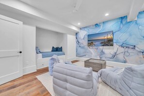 8 makuuhuonetta, silitysrauta/-lauta, ilmainen Wi-Fi, vuodevaatteet