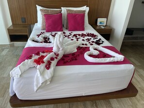 1 habitación, tabla de planchar con plancha, wifi y ropa de cama 