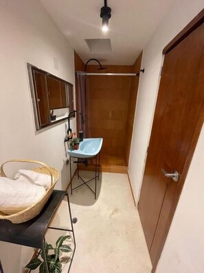 Individually decorated, desk, free WiFi - La Bonita Guesthouse  (Bucaramanga)