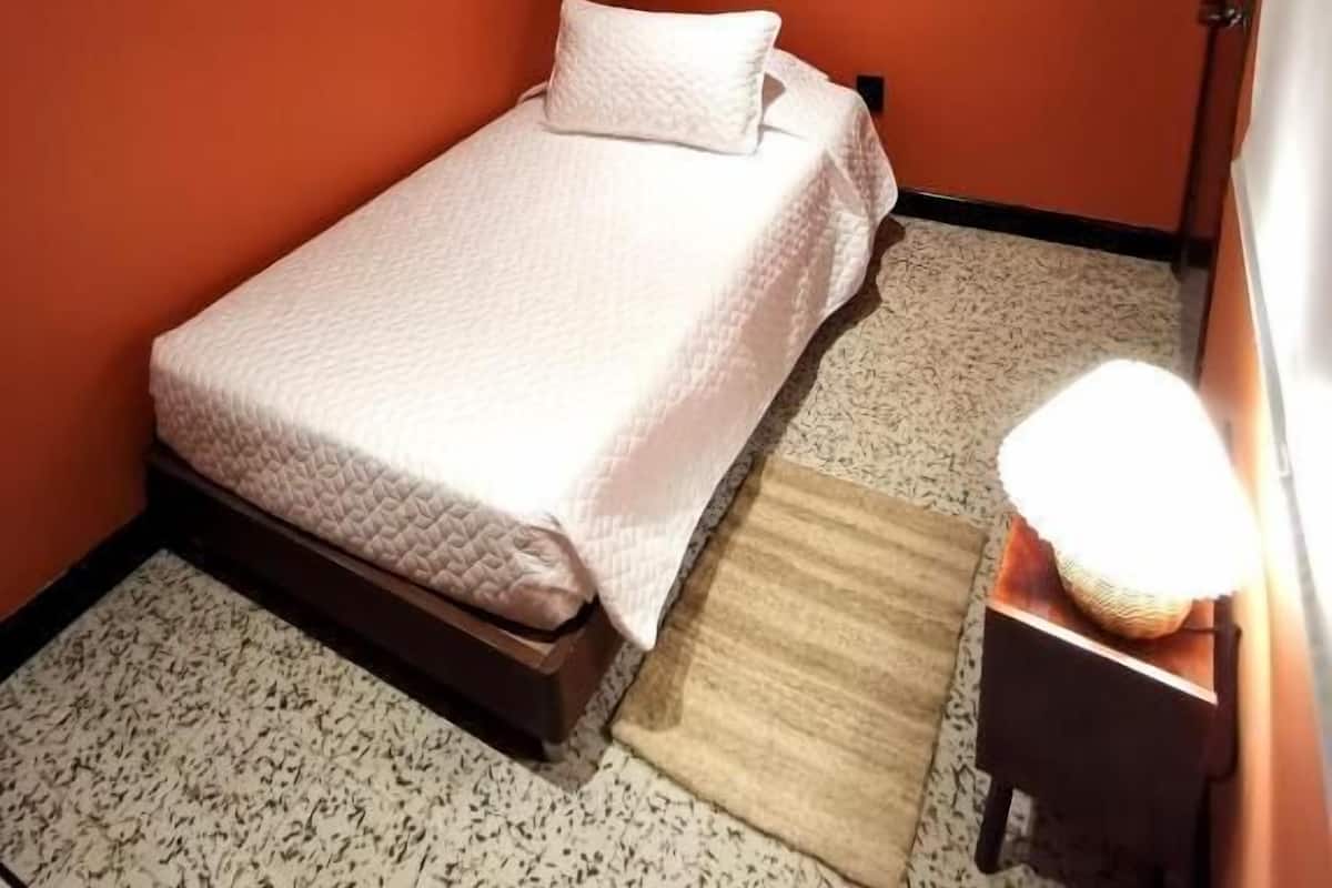 Decoración personalizada, escritorio y wifi gratis