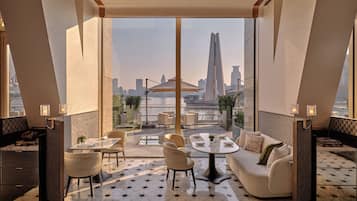 3 ristoranti, aperti a colazione e a pranzo, cucina internazionale