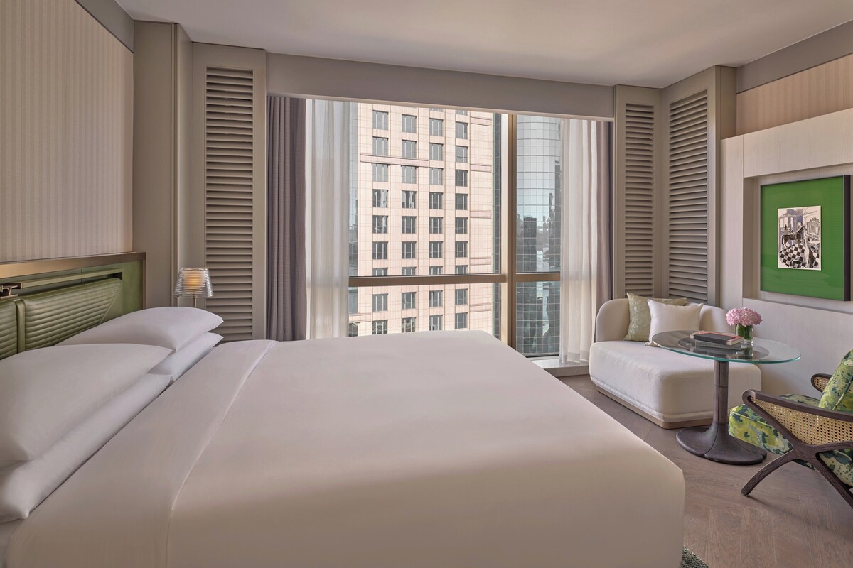 1 King Classic | Premium bedding, down comforters, memory foam beds