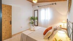 2 soverom, strykejern/-brett, reiseseng for barn og wi-fi