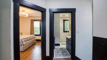 3 chambres, bureau, lit de bébé portatif, Wi-Fi
