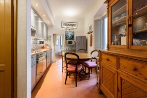 Dining - Casa torre via de' Neri by Mmega (Firenze)