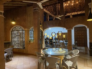 Terrace/patio - Hotel Boutique Beehive Coliving (Mazatlán)