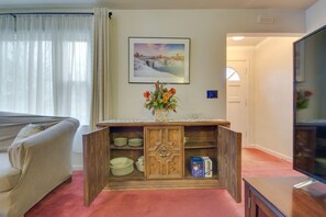 TV - Convenient, Pet-Friendly Rochester Vacation Rental (Rochester)