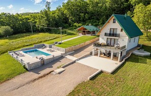 Exterior - Beautiful home in Musaluk (Musaluk)