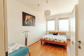 2 habitaciones, tabla de planchar con plancha y wifi gratis 