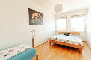 2 bedrooms, iron/ironing board, free WiFi, bed sheets