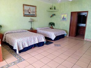 4 室のベッドルーム、WiFi、ベッドシーツ