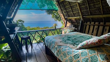 Honeymoon Cabin, 1 Queen Bed | 1 bedroom, individually decorated, bed sheets