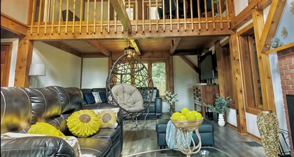 4BR Retreat w/ Hot Tub, Fire Pit, Basketball Court, Hammock, Patio, Near lake
