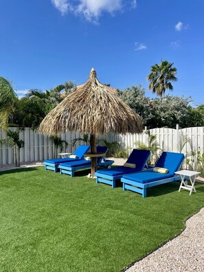 Property grounds - Cozy family home with 3SK-2BK, private pool just 5 minutes from the beach. (Oranjestad)