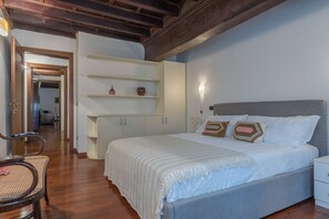 3 bedrooms, iron/ironing board, WiFi