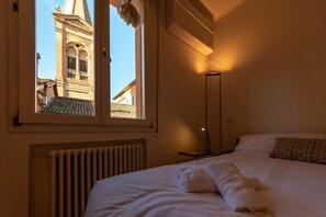 1 bedroom, iron/ironing board, WiFi, bed sheets - HouSmart Corte Galluzzi 7/2 (Bologna)
