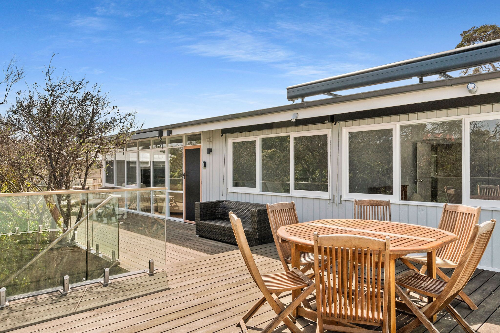 屋外ダイニングエリア