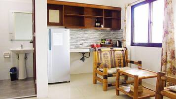 Studio Apartment with Kitchenette