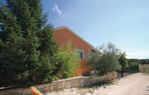 Property grounds - Holiday apartment with air conditioning (Krnica)