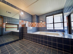 트래디셔널룸, 금연 (Japanese Style) | 욕실 | 샤워기/욕조 결합, 헤어드라이어, 타월, 비누